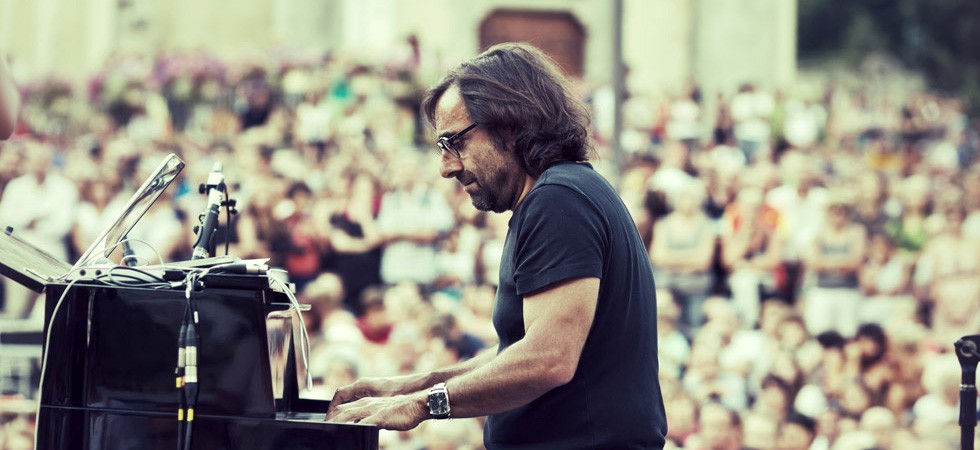 ANDRÉ MANOUKIAN & FRIENDS Image