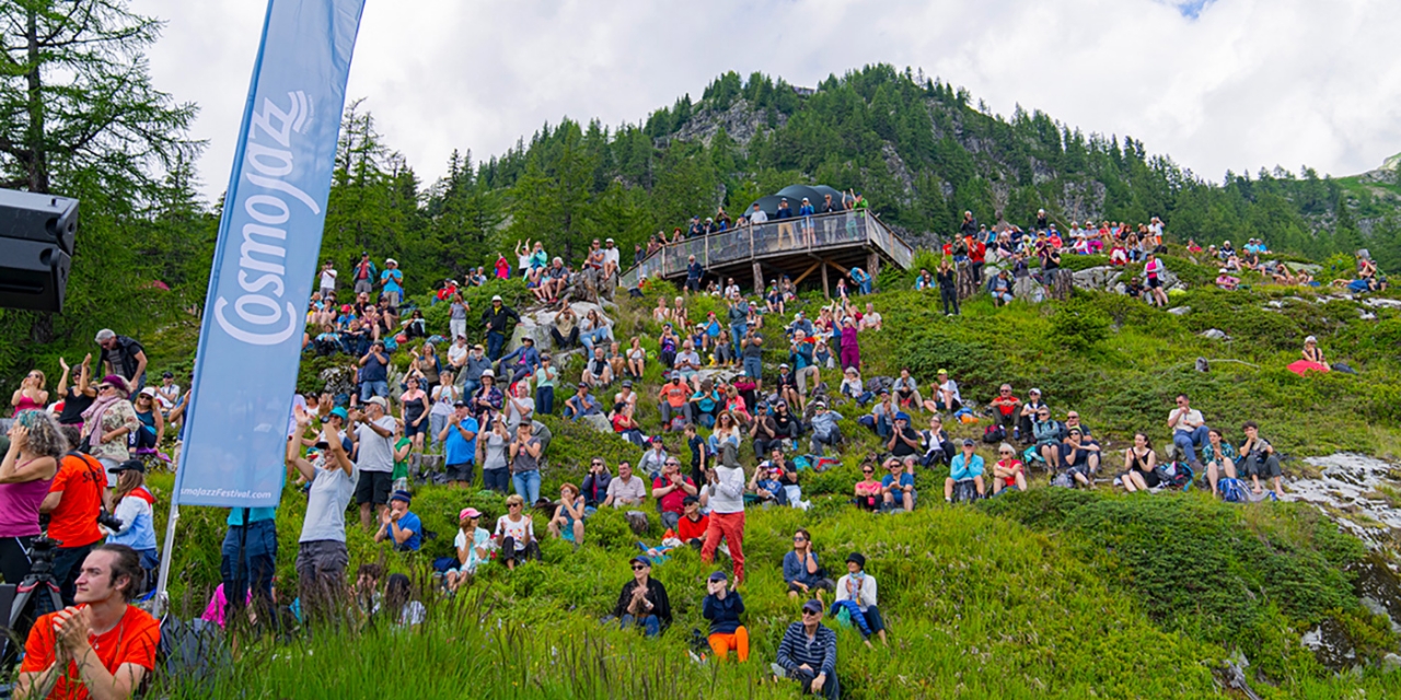 LES MONTUIRES, EMOSSON Image