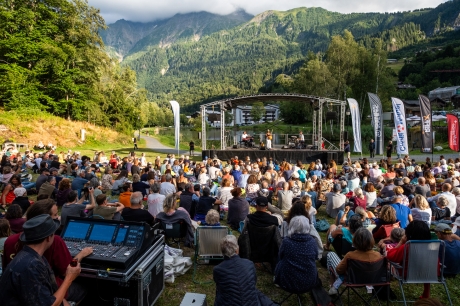 © Coline Fragnol - CosmoJazz Festival - Instagram @lescapad.e