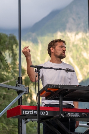 © Coline Fragnol - CosmoJazz Festival - Instagram @lescapad.e