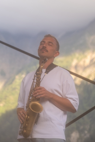 © Coline Fragnol - CosmoJazz Festival - Instagram @lescapad.e