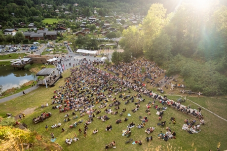 © Coline Fragnol - CosmoJazz Festival - Instagram @lescapad.e