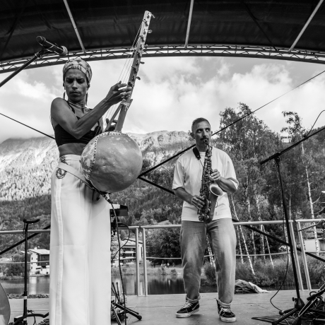 © Coline Fragnol - CosmoJazz Festival - Instagram @lescapad.e