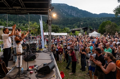 © Coline Fragnol - CosmoJazz Festival - Instagram @lescapad.e