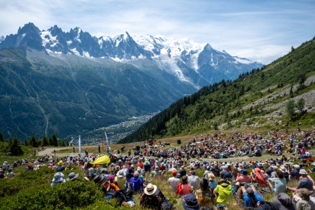 © Coline Fragnol - CosmoJazz Festival - Instagram @lescapad.e