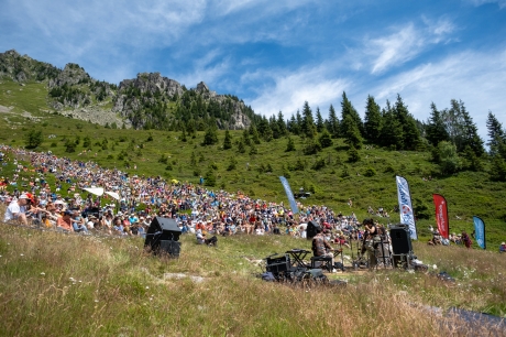© Coline Fragnol - CosmoJazz Festival - Instagram @lescapad.e