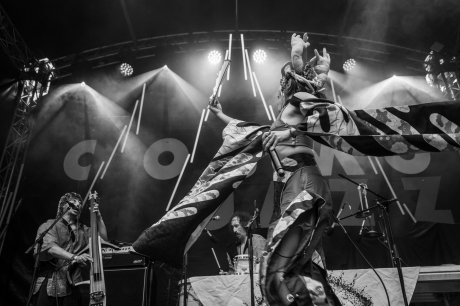 © Coline Fragnol - CosmoJazz Festival - Instagram @lescapad.e