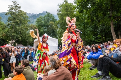 © Coline Fragnol - CosmoJazz Festival - Instagram @lescapad.e