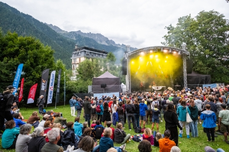 © Coline Fragnol - CosmoJazz Festival - Instagram @lescapad.e