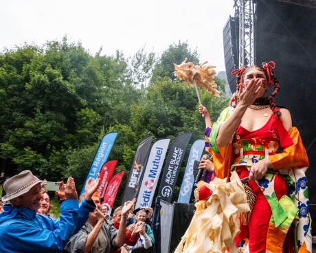 © Coline Fragnol - CosmoJazz Festival - Instagram @lescapad.e