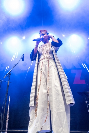 © Coline Fragnol - CosmoJazz Festival - Instagram @lescapad.e