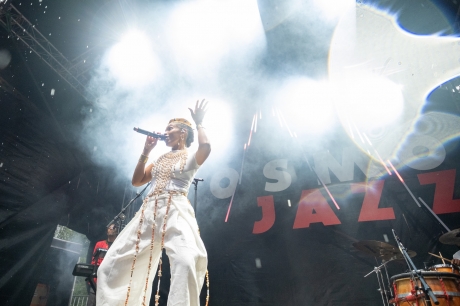 © Coline Fragnol - CosmoJazz Festival - Instagram @lescapad.e