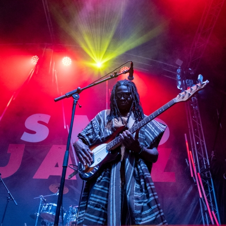 © Coline Fragnol - CosmoJazz Festival - Instagram @lescapad.e