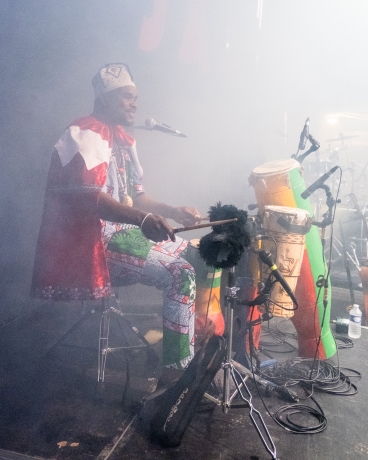 © Coline Fragnol - CosmoJazz Festival - Instagram @lescapad.e