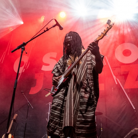 © Coline Fragnol - CosmoJazz Festival - Instagram @lescapad.e