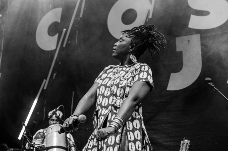 © Coline Fragnol - CosmoJazz Festival - Instagram @lescapad.e