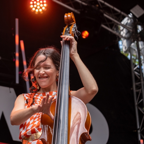 © Coline Fragnol - CosmoJazz Festival - Instagram @lescapad.e
