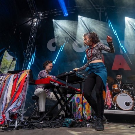© Coline Fragnol - CosmoJazz Festival - Instagram @lescapad.e