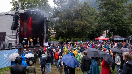 © Coline Fragnol - CosmoJazz Festival - Instagram @lescapad.e