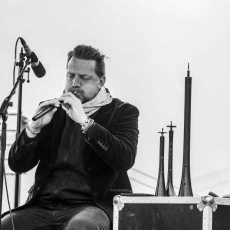 © Coline Fragnol - CosmoJazz Festival - Instagram @lescapad.e