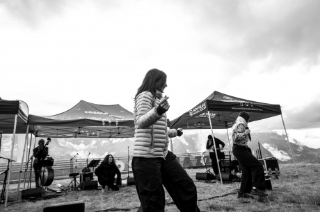 © Coline Fragnol - CosmoJazz Festival - Instagram @lescapad.e