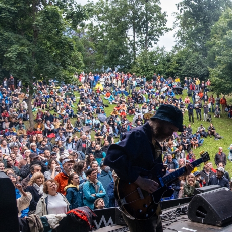 © Coline Fragnol - CosmoJazz Festival - Instagram @lescapad.e